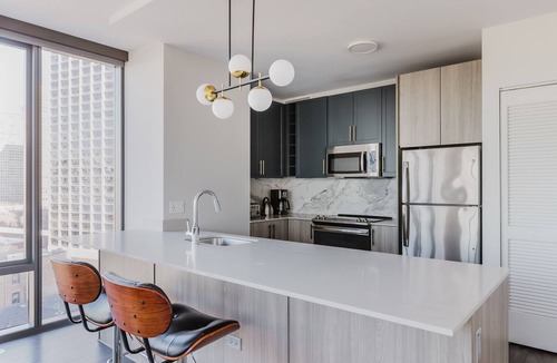 East Hyde Park Apartment | Blueground | Hyde Park, AC, w/d, nr museum