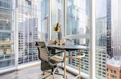 Downtown Chicago Apartment | Blueground | The Loop, pool & gym, nr Willis Tower