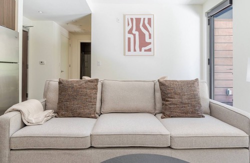 The Villas Apartment | Blueground | Valley Fair, pool, nr Santana Park