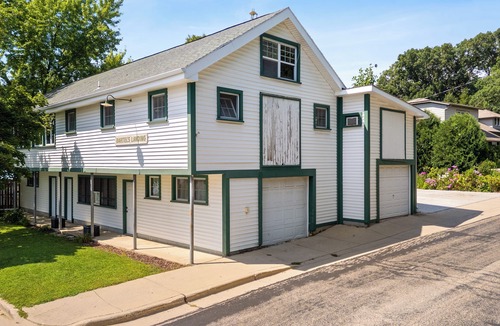Lake Mills Cottage | BoatHouse ~Rock Lake~HotTub~ Pet-Friendly