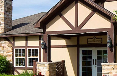 Boyne Falls Villa | Boyne Mountain 1 BR Condo Full Kitchen, in-unit washer/dryer, fireplace A1