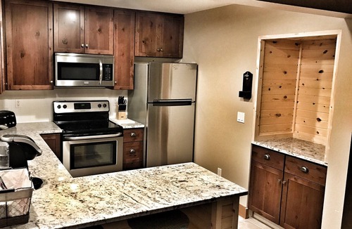Boyne Falls Condo | Boyne Mountain 5 bedroom/4 bathroom Disciples Village, Luxury + Starbucks!
