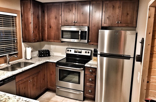 Boyne Falls Condo | Boyne Mountain 5 bedroom/4 bathroom Disciples Village, Luxury + Starbucks!