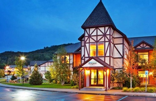 Boyne Falls Villa | Boyne Mountain- Prime location! 1 BR Full Kitchen Condo (B1)