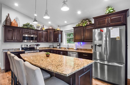 Nekoosa House | Brand New 2021 4 BR + den Lake House minutes to world class golf.