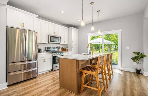 South Haven House | Butterfly House - heated year round pool - close to beaches