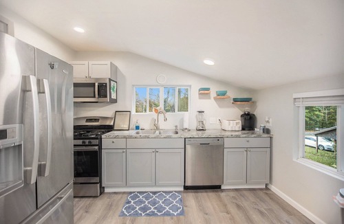 Alaska House | Caledonia Cozy Casa