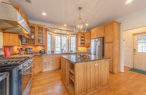 Saugatuck House | Call Me Francis - Walking distance to local shops, bars, and restaurants!