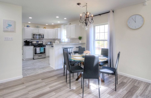 Whitesboro House | Cape May Rose - Quiet Convenient Location Sleeps 10