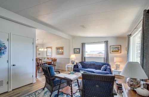 Bandon House | Central Bandon Retreat w/Deck < 1 Mi to Beach!