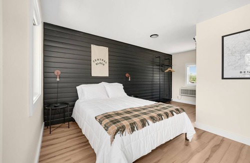 Orchard District Hotel | Central Block Motel