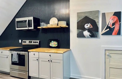 Camden Apartment | Charming 1-bedroom apartment in Downtown Camden