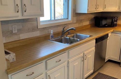Fond du Lac Condo | Charming 2-bedroom condo in beautiful Fond du Lac 20 miles from Oshkosh EAA
