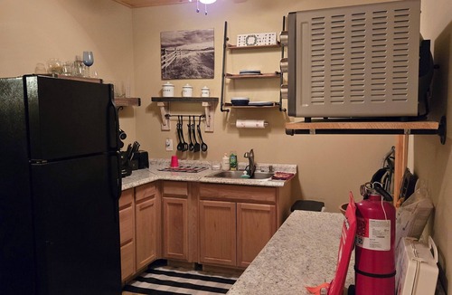 Williamsburg House | Charming 2-bedroom 1,200 sqft Countryside Suite, sleeps 7.