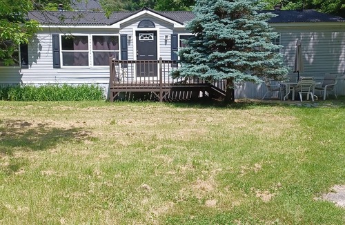 Kerhonkson House | Charming 3-bed/2-Bath with WiFi, AC in Wawarsing. Your Home Away from Home!