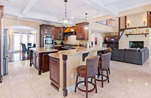 Canonsburg House | Charming 7bedroom retreat in a serene neighborhood