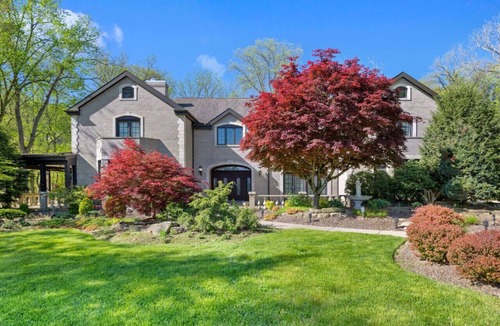 Canonsburg House | Charming 7bedroom retreat in a serene neighborhood