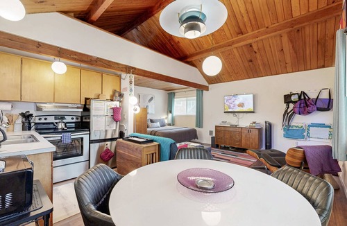 Seaside House | Charming & convenient cottage - one block from the beach & prom with front porch