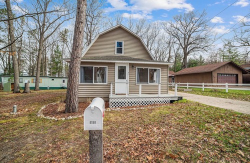 Grayling Cottage | Charming Cottage w/Lake Access and private Fire Pit