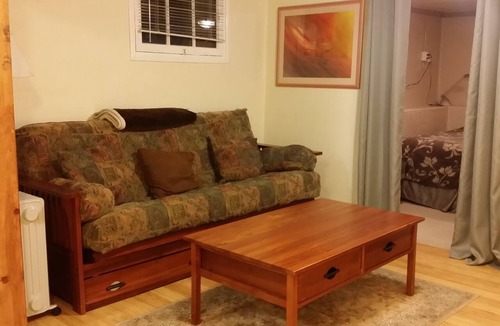Historic Milwaukie Apartment | Charming Cozy Apartment Like Space in House - Corona safe environment