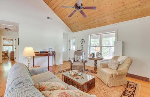 Lawley House | Charming Lawley Cottage: Deck, Fire Pit & Yard!