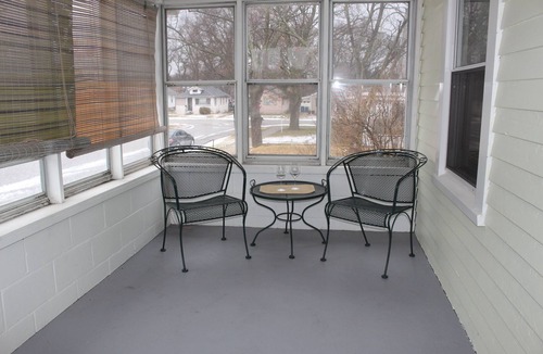 South Bend House | Charming Mishawaka & South Bend Getaway - Your Home Away from Home! - Smart TV!