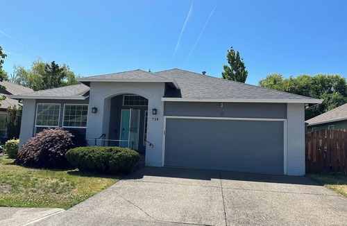 Troutdale House | Charming Troutdale Haven Near Waterfalls & Hiking.