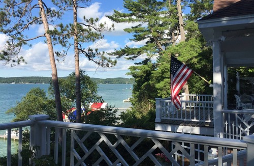 Walloon Lake Cottage | Charming Walloon Lake Cottage on the Water