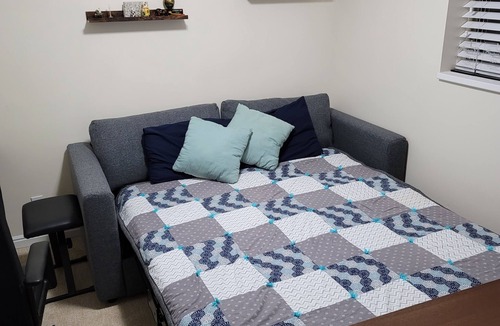 Sandy House | Cheerful 5-bedroom home near slopes with big yard