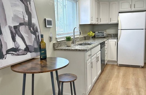 Hudson Apartment | Chic Chalet of Boston Mills - Historic Hudson