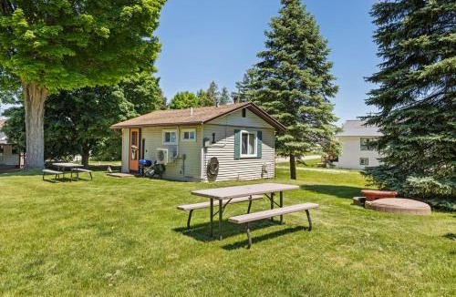 Chippewa Lake House | Chippewa Bluffs Resort Spacious Combined 4BR 4BA Cabins