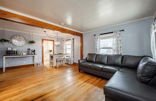 Lansing House | City Slicker | 2BR 1 BA Home I Fire Pit