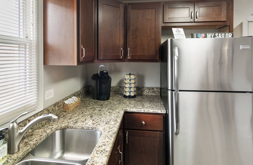 Libertyville Apartment | Clean Newly Remodeled 2 Bedroom Apartment