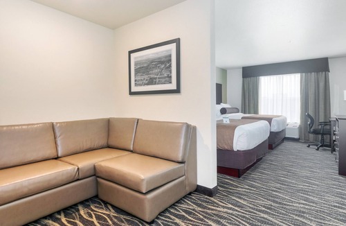 Janesville Hotel | Cobblestone Hotel and Suites Janesville