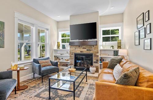 Empire House | Coho Cottage, Village of Empire MI, Steps from SBD