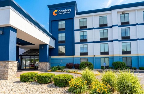 Danbury Hotel | Comfort Inn & Suites Danbury-Bethel
