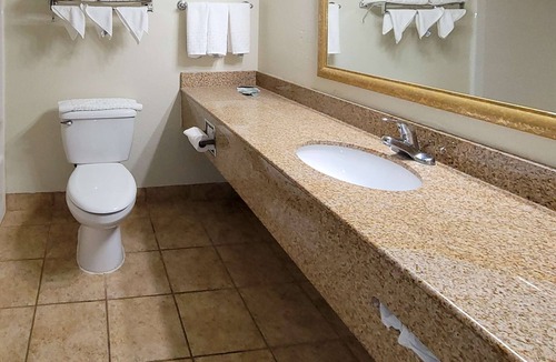 Shakopee Hotel | Comfort Inn & Suites Shakopee Downtown Area