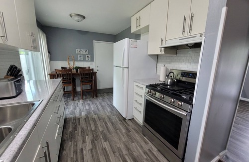 Whittaker House | Comfortable 4 Bedroom/1.5 Bathroom Home
