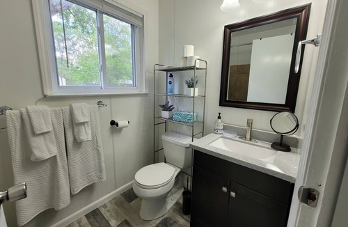 Whittaker House | Comfortable 4 Bedroom/1.5 Bathroom Home