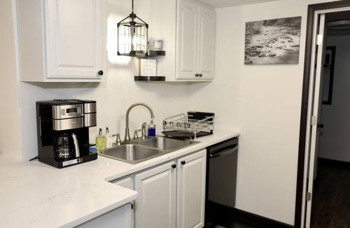 Hillsdale House | Comfortable Hillsdale Retreat