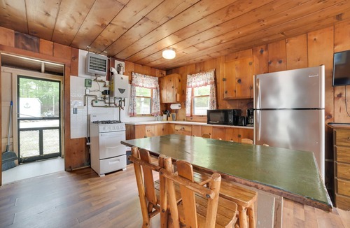 Cedarville Cabin | Complimentary Boat Rentals! Lake Huron Cabin