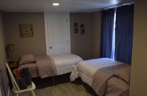 Mayville House | Cornerstone Crossing Retreat & Resort