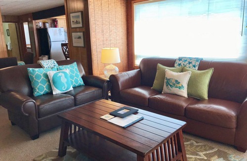 Tolovana Park House | Cottage Inn-Cozy Home away from home-Close to Beach-Coastal Escape
