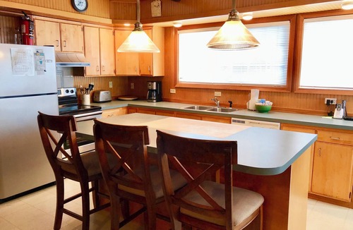 Tolovana Park House | Cottage Inn-Cozy Home away from home-Close to Beach-Coastal Escape