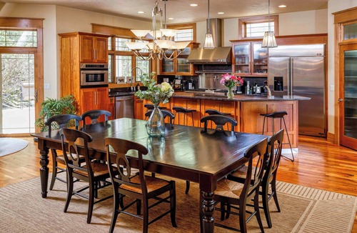 Fish Creek House | Cottage Row Retreat Luxury in Heart of Fish Creek