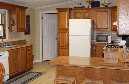 Central Lake Cottage | Cottage with deeded access to the beautiful Torch Lake
