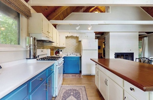Tuftonboro House | Country dog friendly lake house w/access to beaches, tennis & pickleball