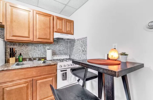 Swarthmore Cottage | Cozy 1BR End Cottage W/D Parking Walk to Train