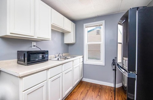 West Des Moines Apartment | Cozy 1BR Home W Free Parking in Valley Junction