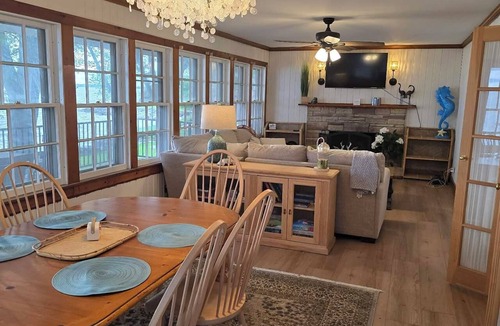 Lake Koshkonong House | Cozy 2-bedroom house on peaceful Lake Koshkonong